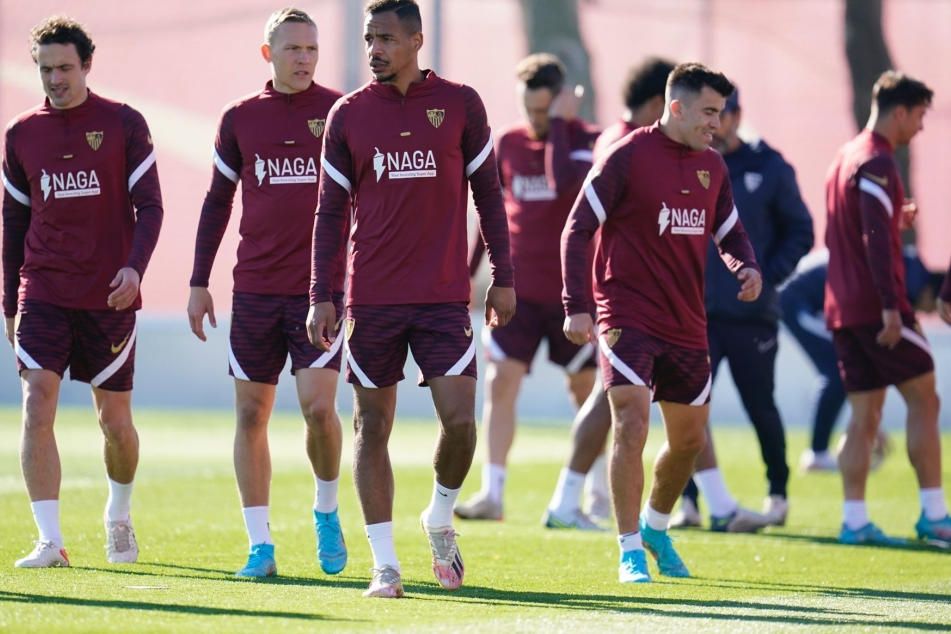 Penúltima sesión del Sevilla antes de recibir al Dinamo de Zagreb, entre rumores inquietantes y una nueva defensa