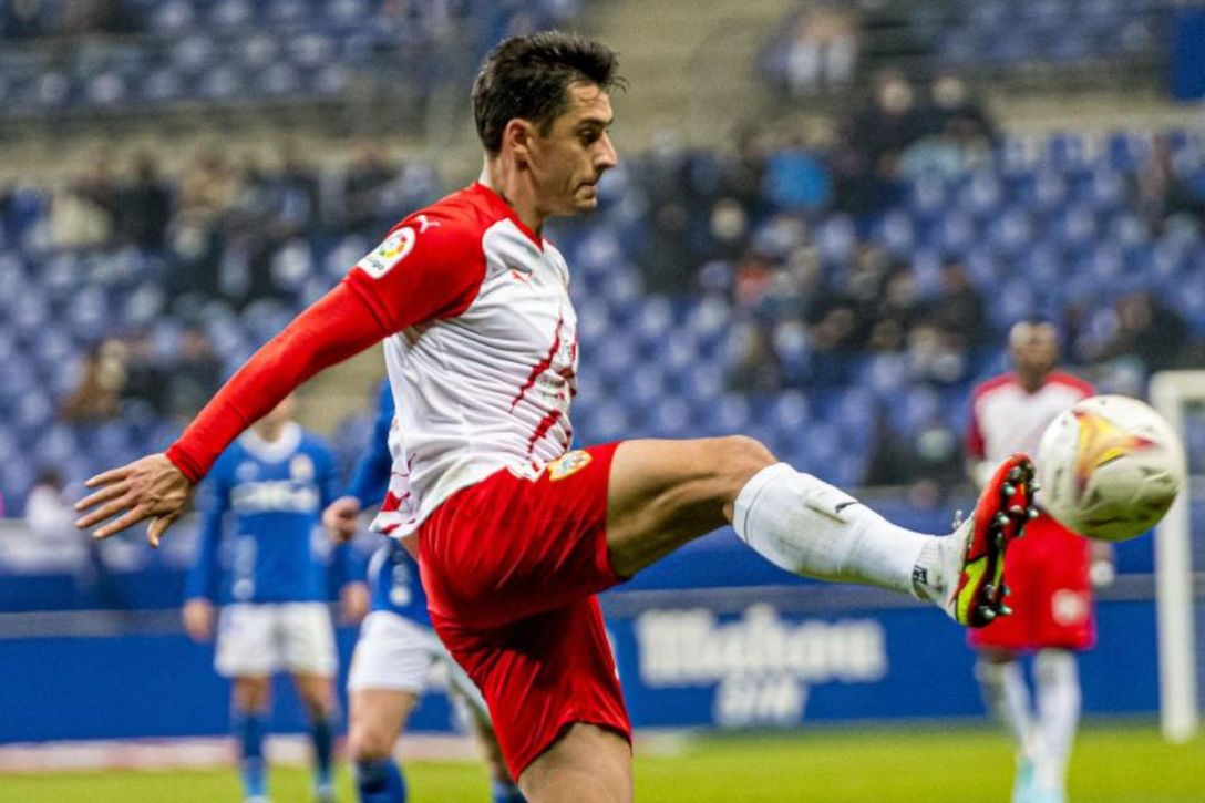 De salir por la puerta de atrás del Betis... a ser fundamental en el Almería de Rubi