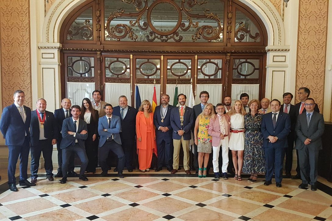 Rotary Club Sevilla Corporate se vuelca con la 'Asociación Maruja Vilches con el Polígono Sur'