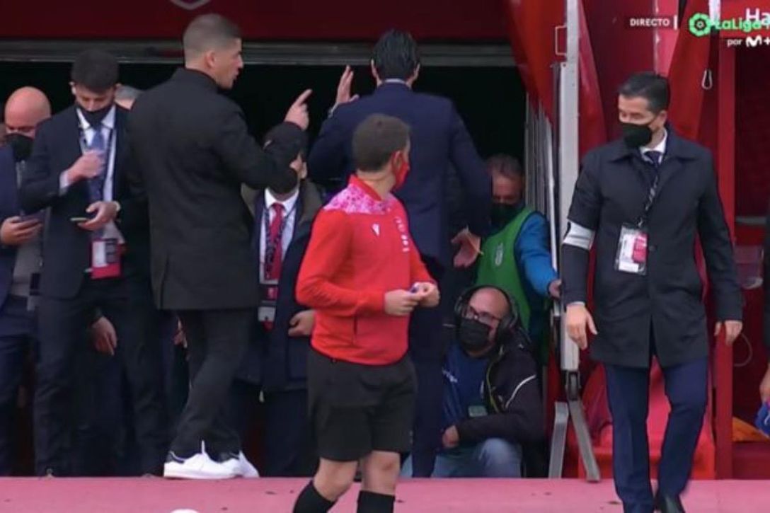 La enésima pelea de Emery en el banquillo