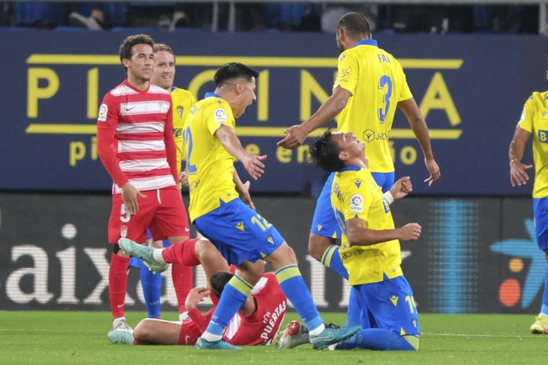 El Granada juega con la ventaja histórica en la 'final' ante el Cádiz