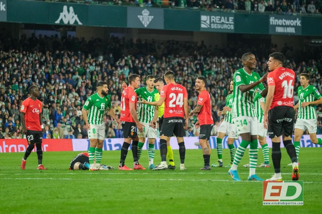 "Galarreta no culpa a Víctor Ruiz por su lesión", pero García Plaza no oculta su enfado: "Si eso le pasa a Fekir..."