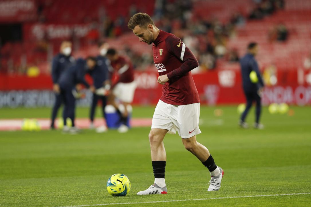 Rakitic, su palabra al Sevilla, el "miarma" Piqué, el himno y Messi