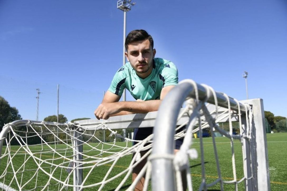 Víctor Chust, sobre el partido ante el Granada: "Es una final"