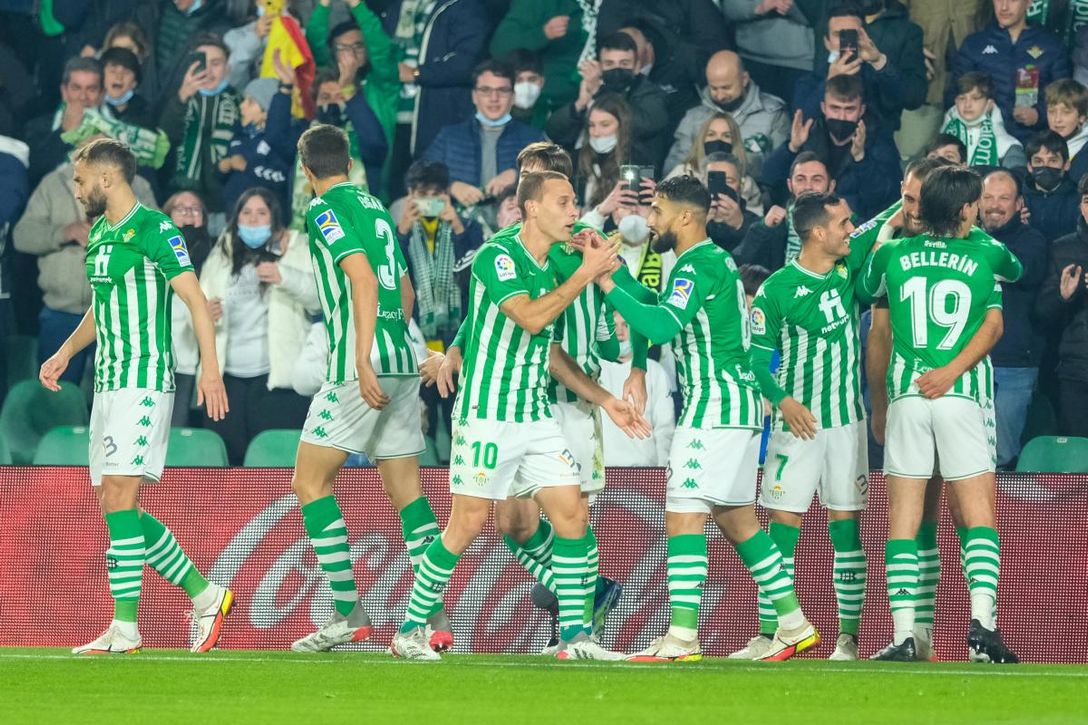 En el Betis, si no es a la entrada, te la dan a la salida