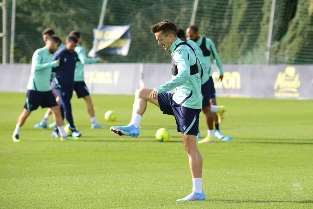 Tres grandes ausencias y un regreso en la lista del Cádiz para Granada