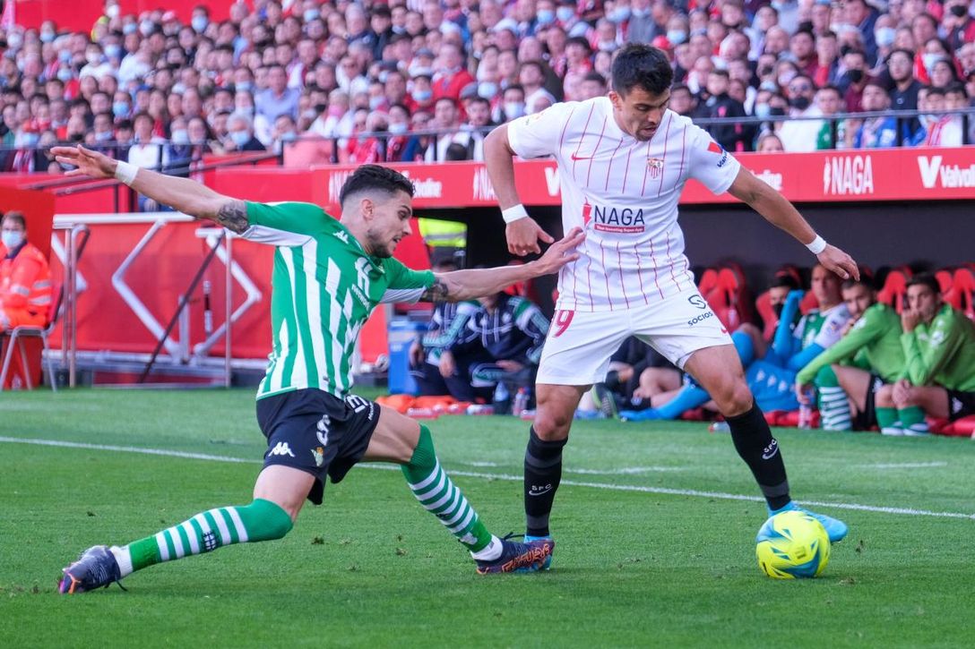 El sevillismo lo tiene claro: Acuña, el mejor del derbi