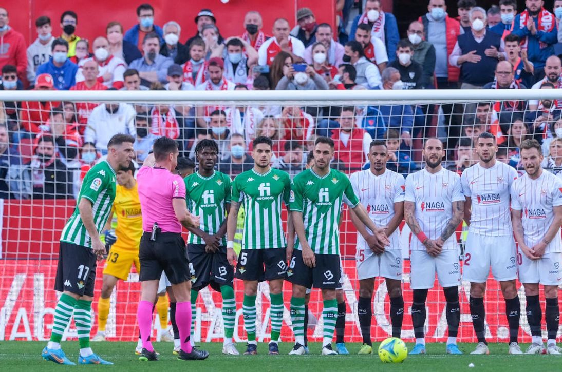 Joaquín, de récord, admirado por los rivales, no cierra la puerta a seguir jugando: "Es un privilegio"