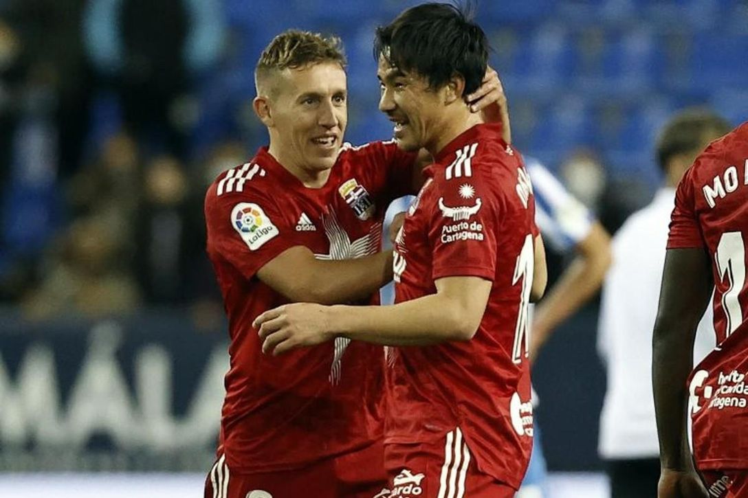Málaga 1-1 Cartagena: Okazaki se venga en el 95' y prolonga el desastre