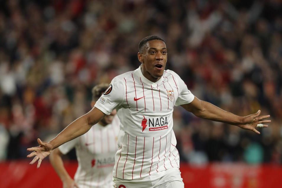 Martial hace repartir los votos