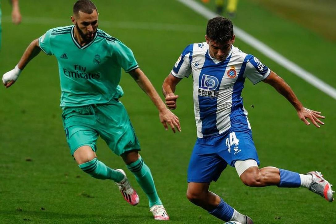 Víctor Gómez estudia su futuro, la llegada de Adrián López y el debate de la portería