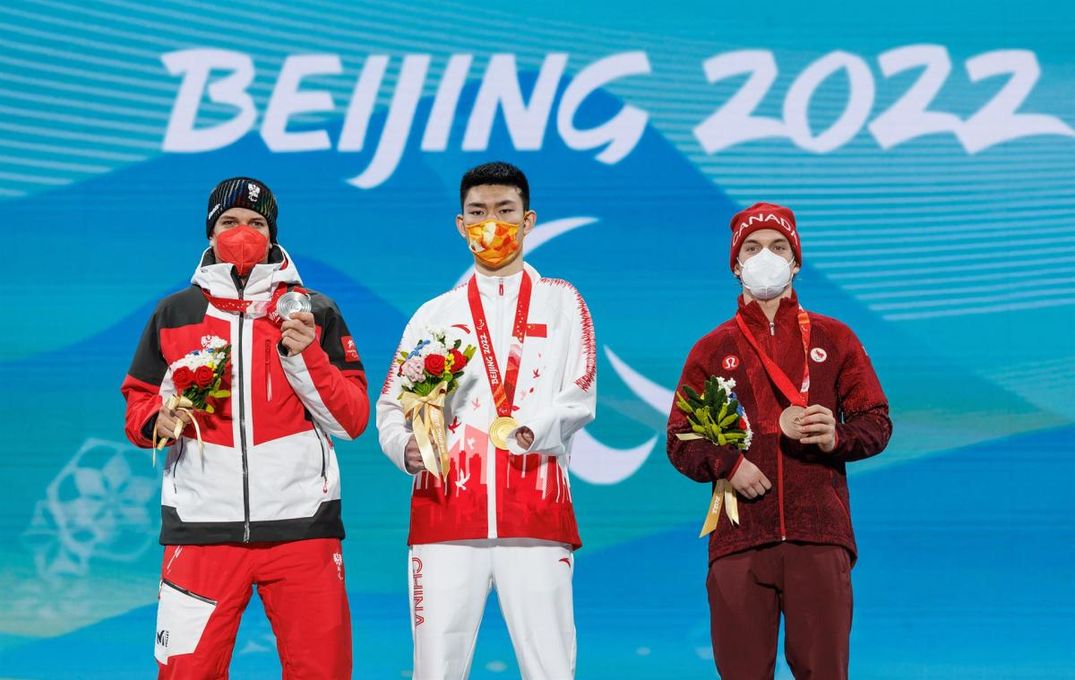 China arrasa en las pruebas de esquí y se impulsa en el medallero