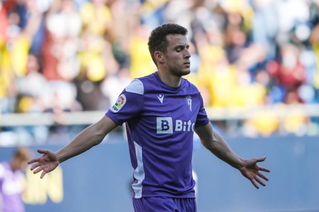 Cádiz 2-0 Rayo: Alcaraz e Idrissi acaban con la maldición del Mirandilla