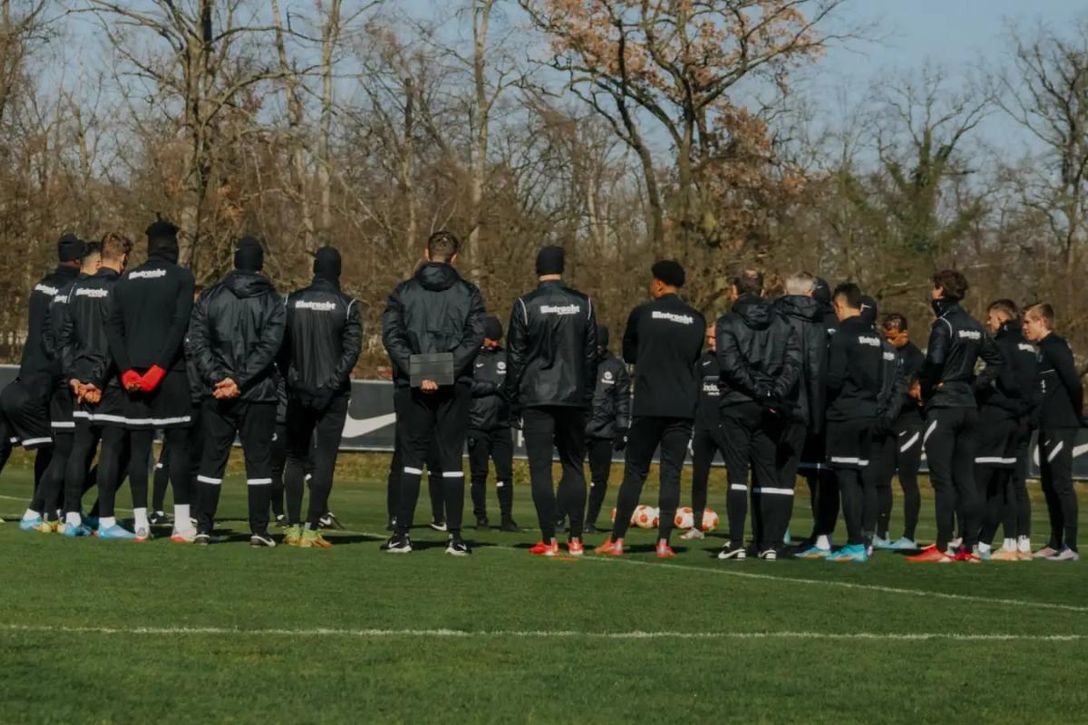 Los 23 del Eintracht: bajas, altas y dudas, la otra vez que se vio con el Betis y por qué está hoy de celebración