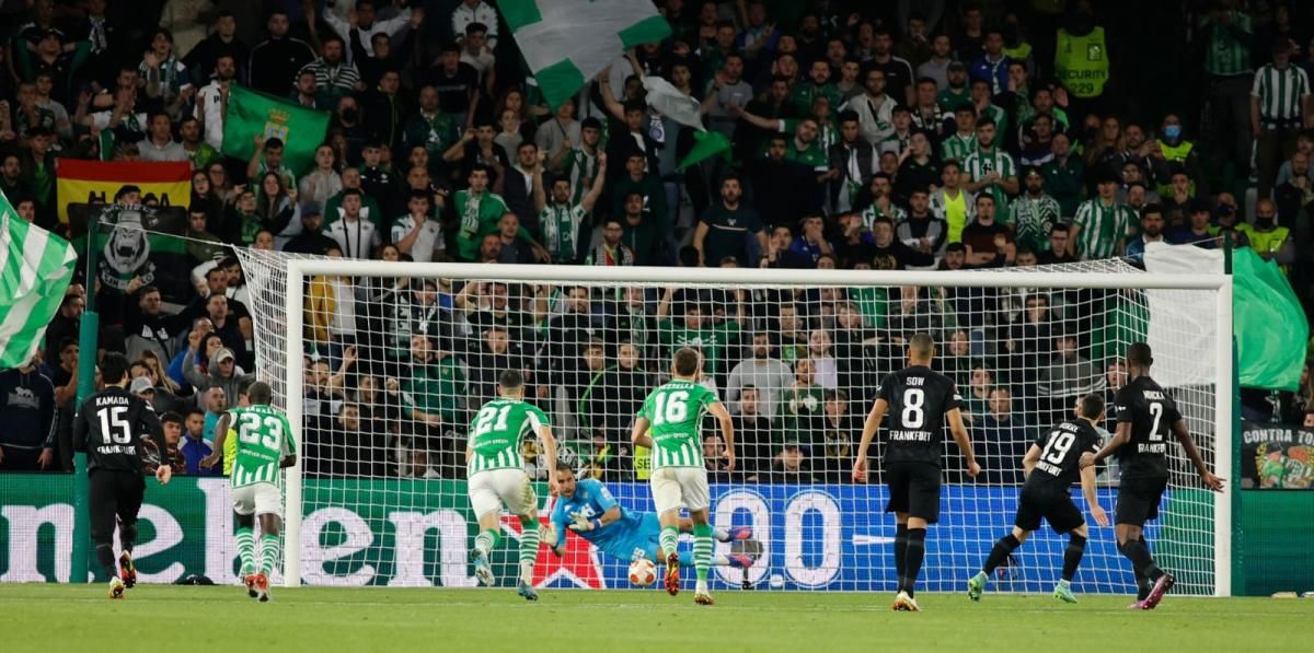 Real Betis-Eintracht (1-2): El vértigo pasa también factura en Europa