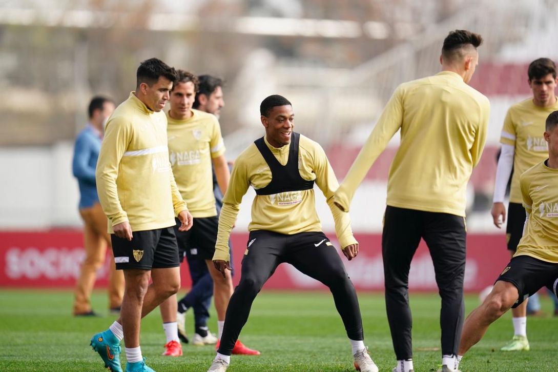 Martial, novedad en la sesión previa al West Ham