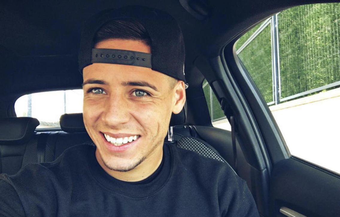 Álex Moreno resta importancia al incidente con un aficionado a la salida del Villamarín y desvela el sentir del vestuario del Betis