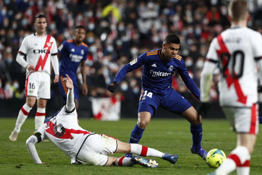 Halagado por el interés del Betis, avisa al Sevilla