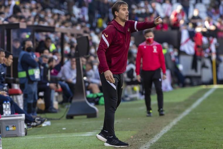 Lopetegui, muy enfadado con el VAR, con "un césped que LaLiga no debería permitir" y con el calendario del Sevilla