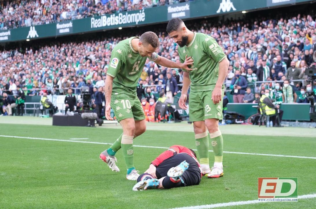 La dura sanción a la que se podría enfrentar Fekir por su patada a Muniain