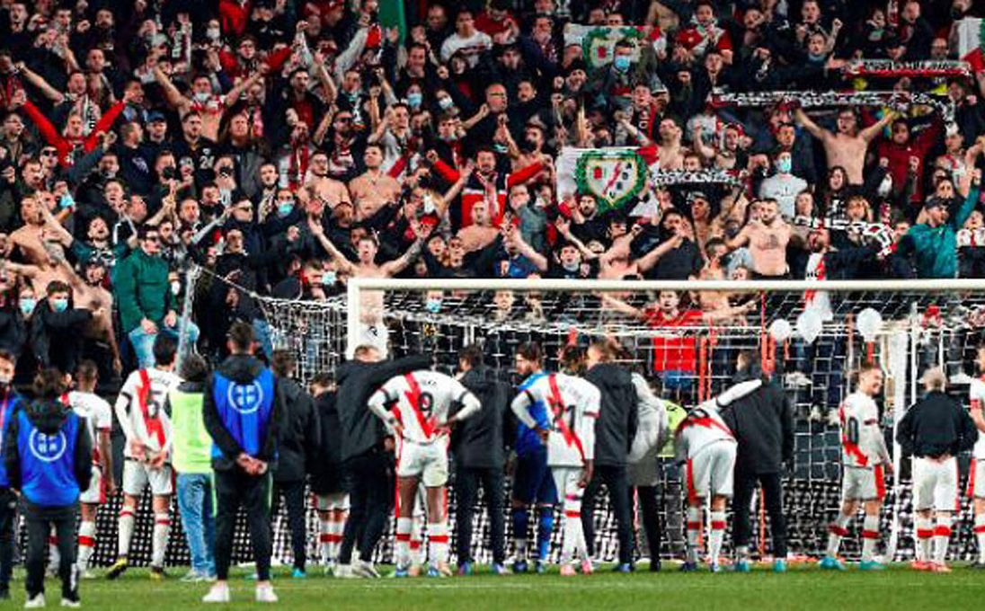 VOX ataca a la afición del Rayo Vallecano para defender a Martín Presa