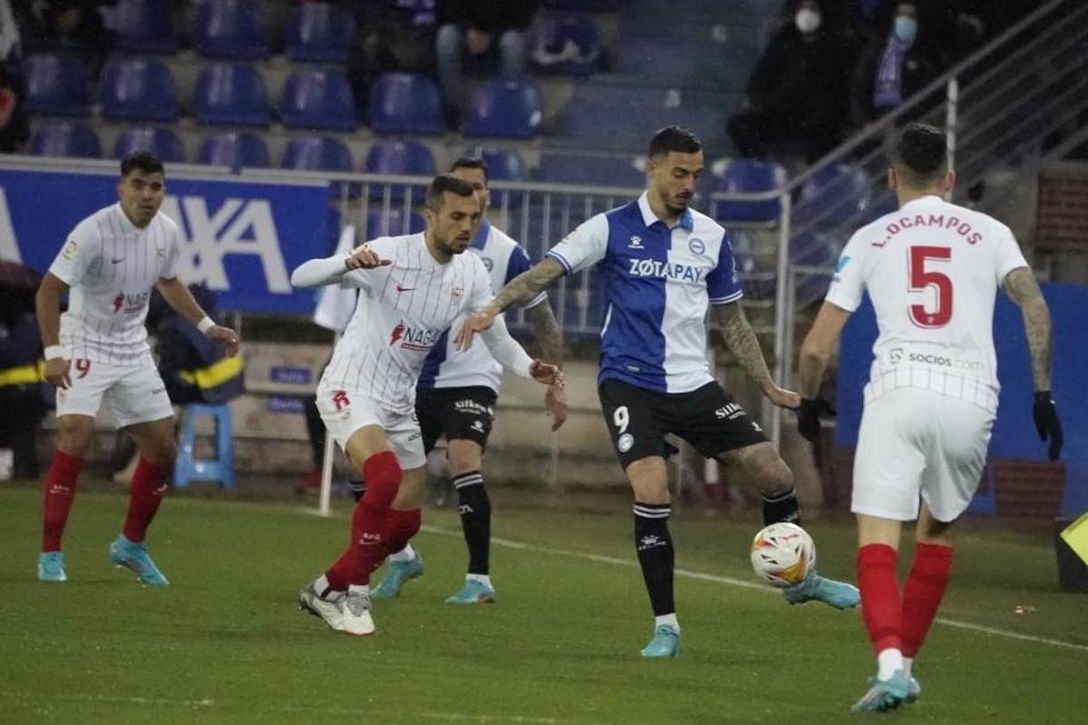 Joselu apunta a convertirse en el fichaje del verano