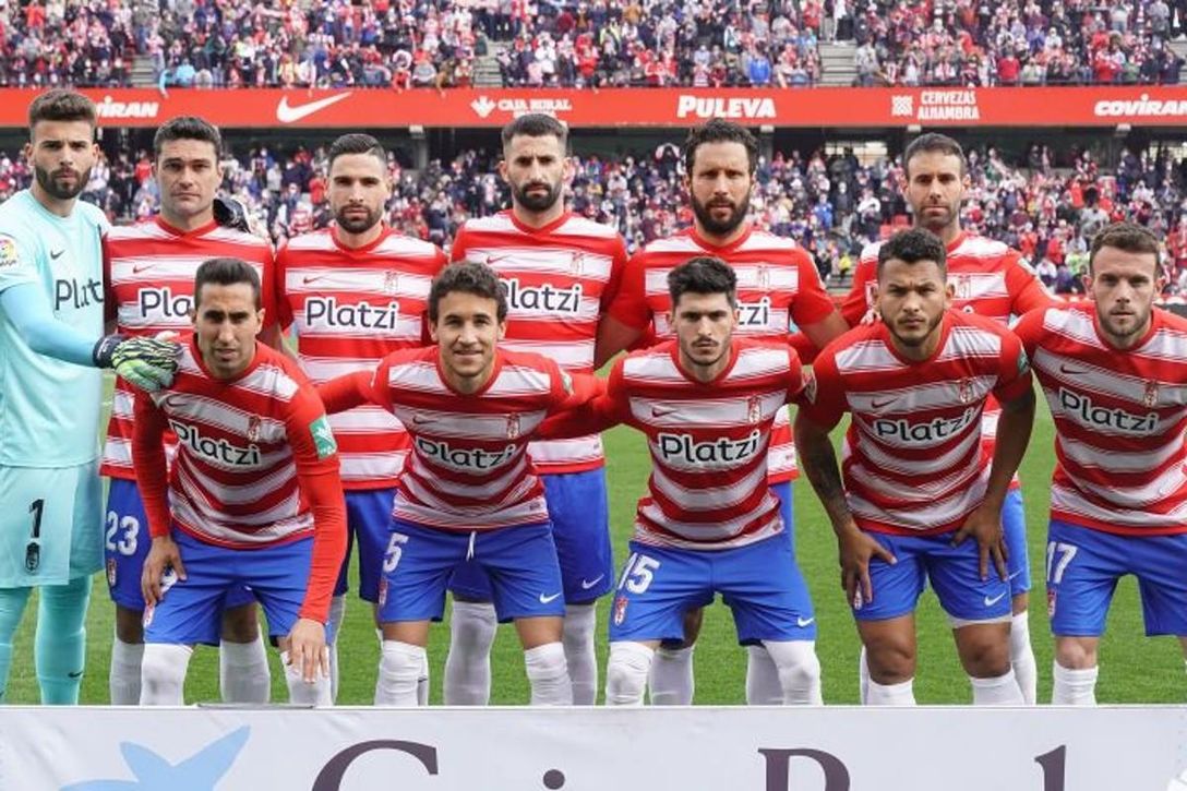 Los jugadores que seguirán la próxima temporada en el Granada y los que no