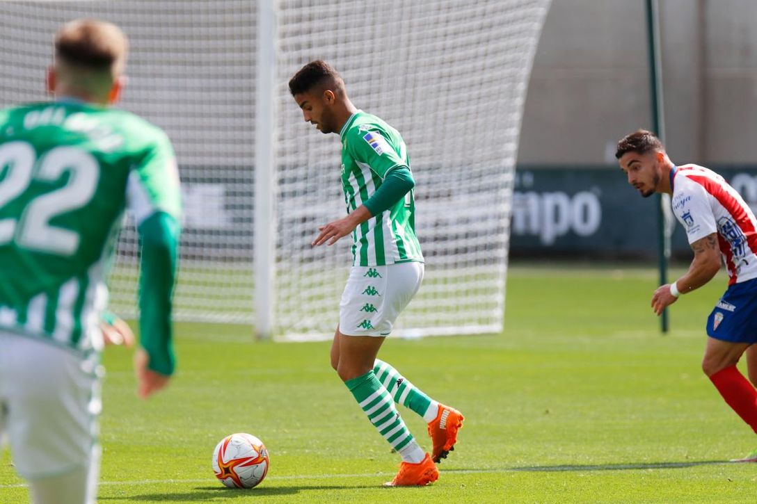 El Linares-Betis Deportivo se aplaza por un brote de Covid-19