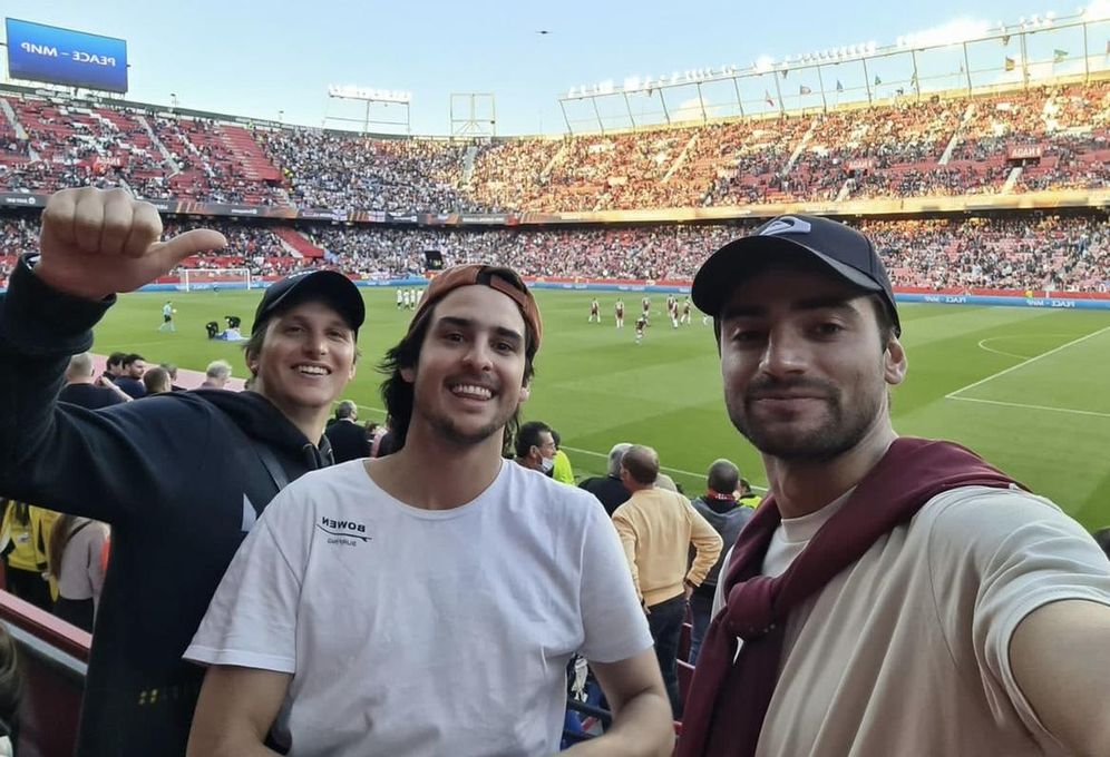 El enorme gesto de Acuña: Fueron a por yerba y acabaron animando al Sevilla