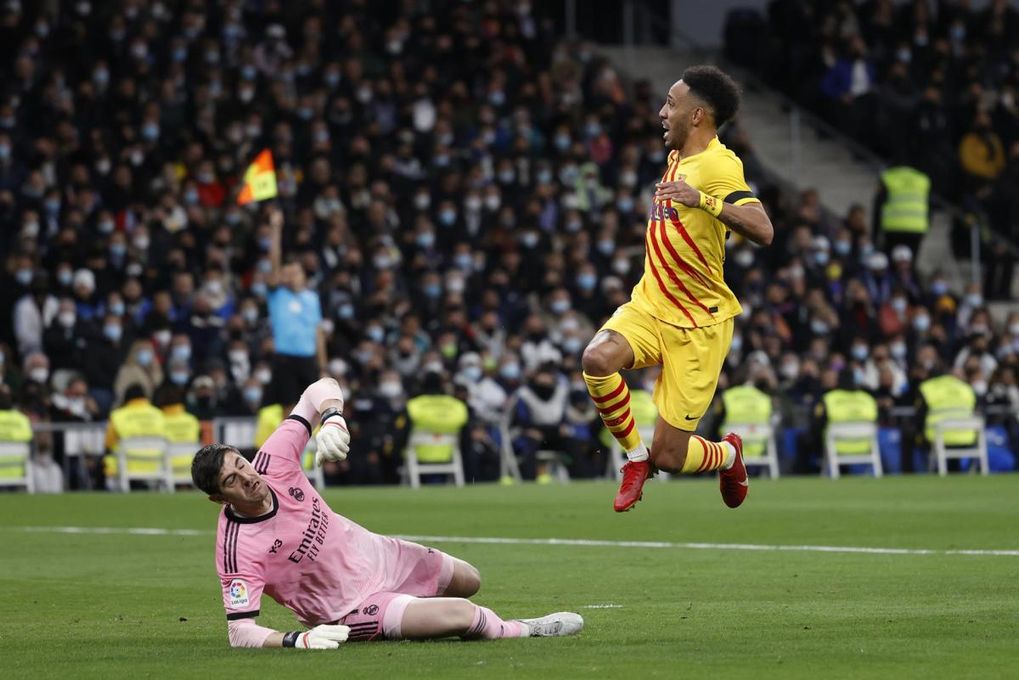Dembelé asiste, Aubameyang remata y el Barcelona golea al Real Madrid