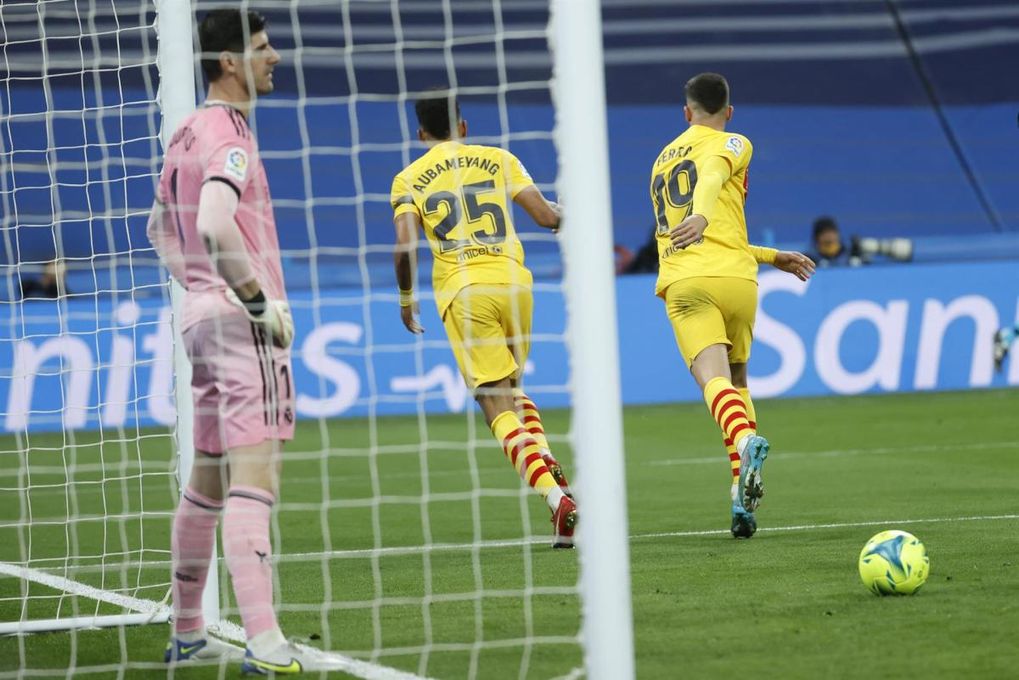 0-4. Xavi se doctora en el Bernabéu con un triunfo histórico