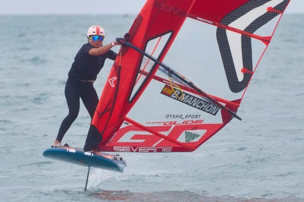 Bronce para la windsurfista sevillana Blanca Manchón en aguas de Santa Pola
