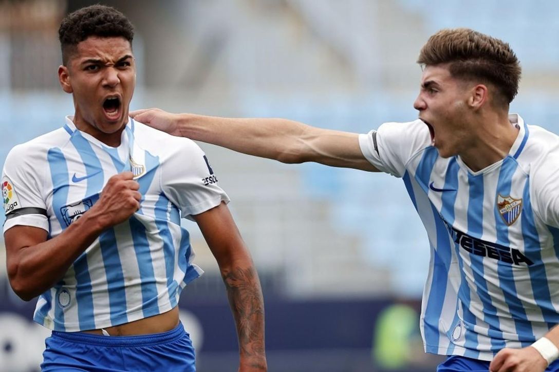 La afición del Málaga lo pide a gritos: "Que lo suban ya"