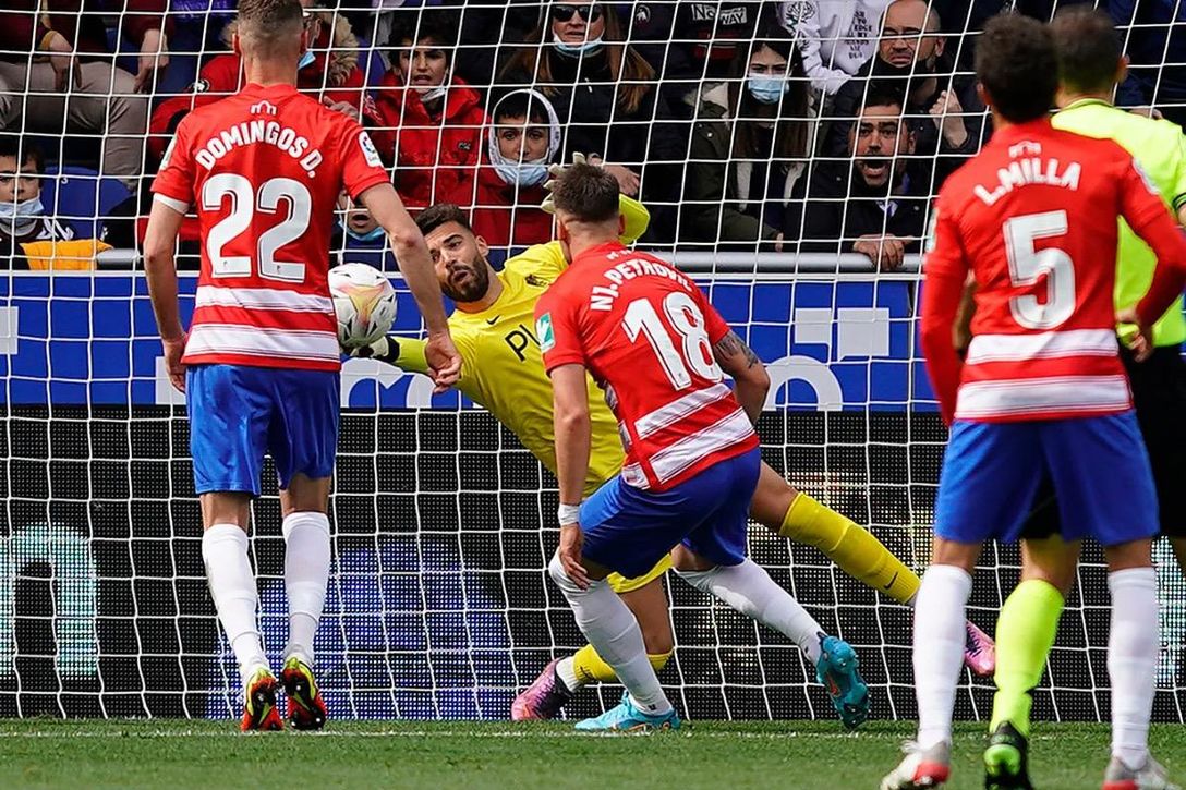 La estrella en la Premier League e internacional con Portugal que está muy pendiente del Granada... y de Maximiano