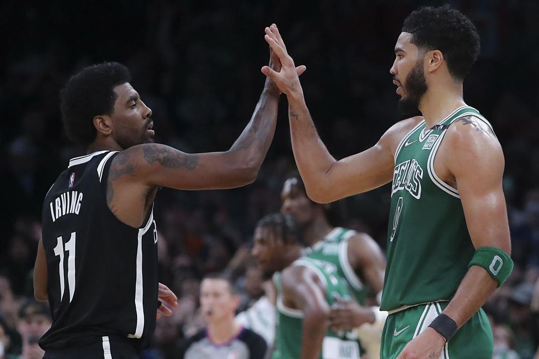 Terraplanista, antivacunas... el mejor y más polémico jugador de la NBA está de celebración