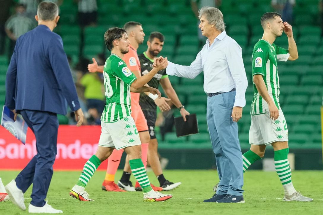 "Si por mí fuera, me quedaría toda la vida en el Betis"