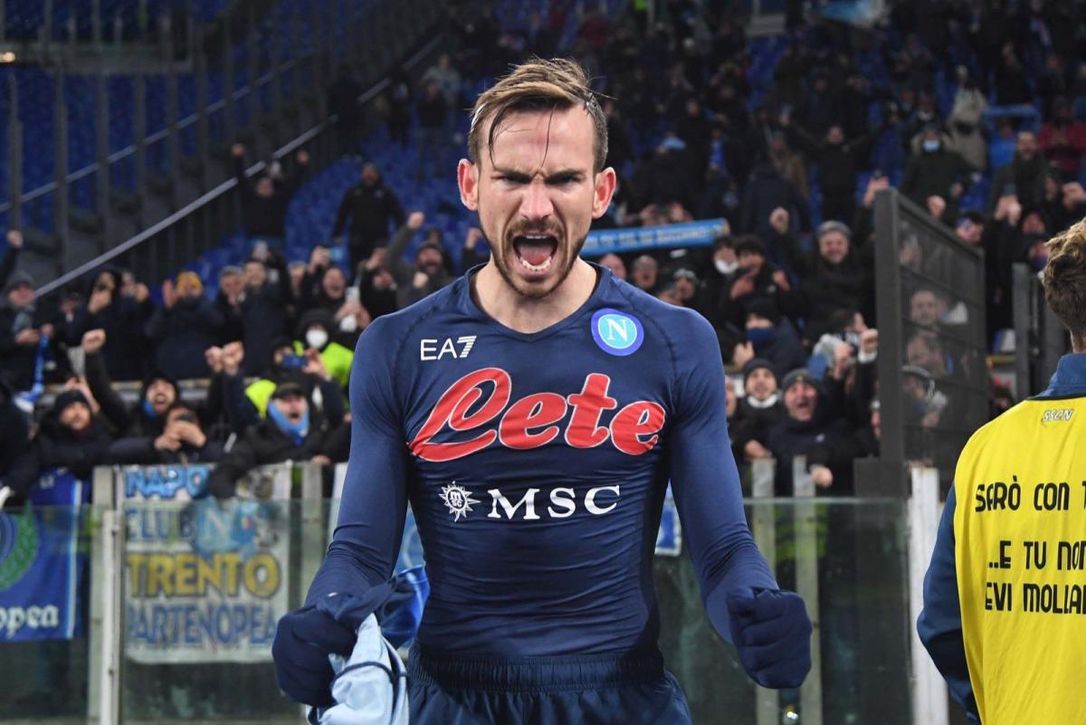 El Betis, muy atento a la última pista sobre el futuro de Fabián, con una noticia buena y otra peor