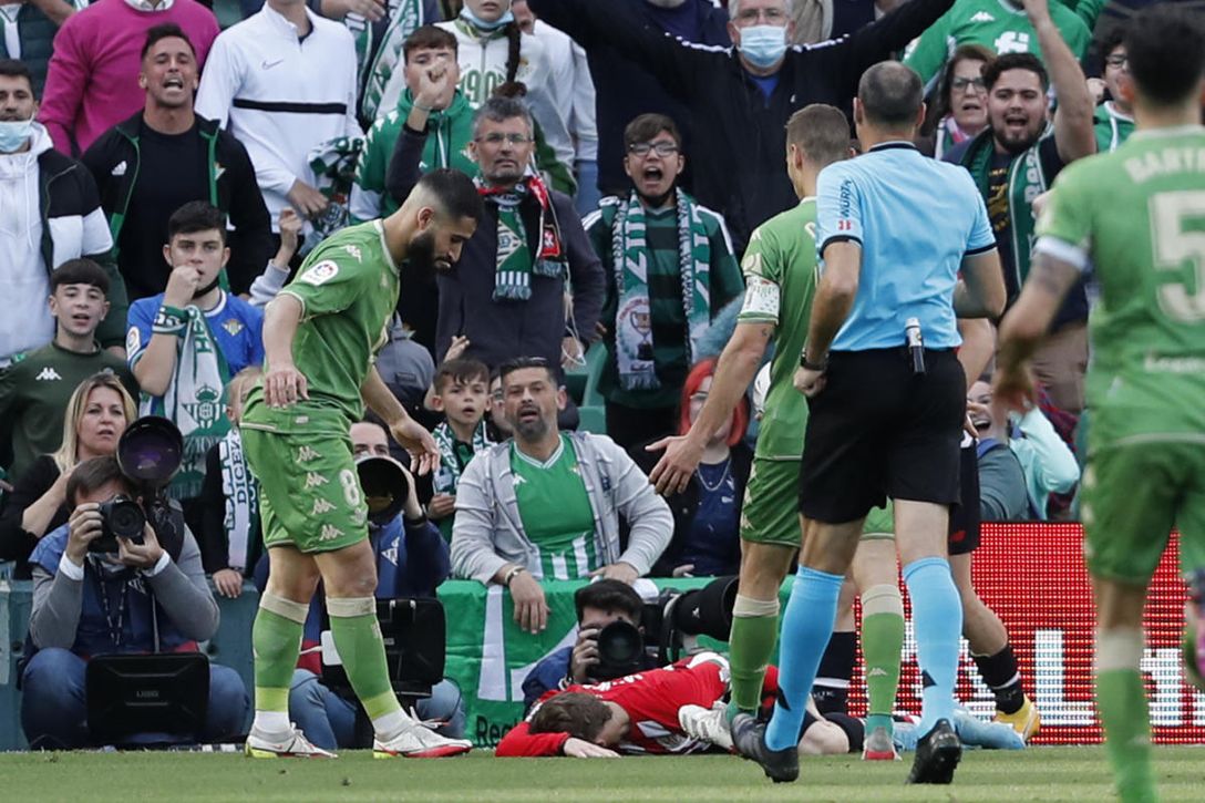 Un informe pericial sí ha valido al Elche para que Apelación perdone dos partidos a Mojica; Fekir (Betis) cumplirá íntegro su castigo