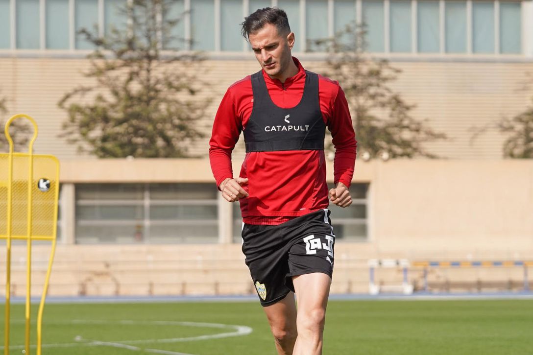 El mensaje de Juan Villar a sus 'haters': "Gracias por insultarme"