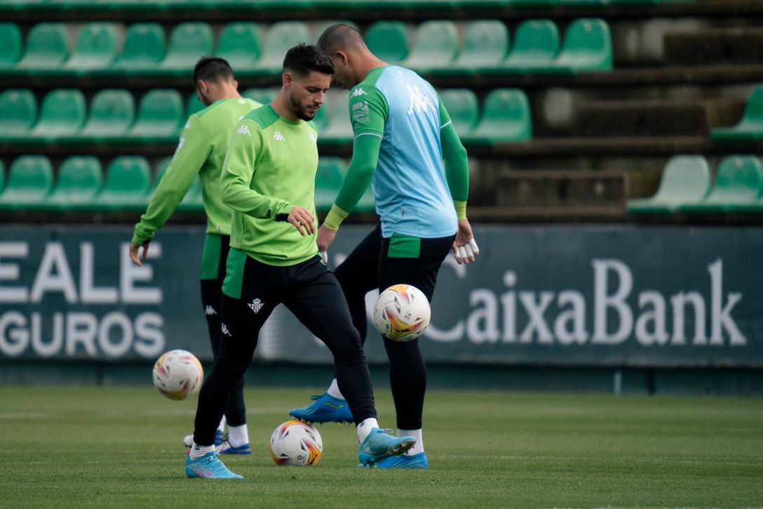 El Betis vuelve al trabajo con dos importantes ausencias