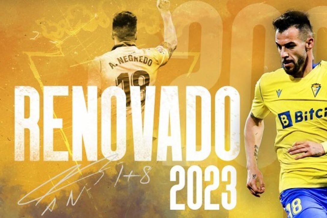 Oficial: Negredo renueva con el Cádiz hasta 2023