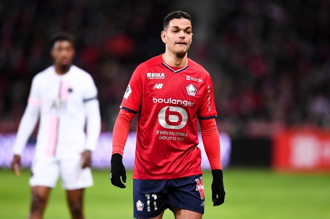 Lo tuvo hecho con el Sevilla, se lo quitó Emery y desde entonces va de lío en lío, el último...