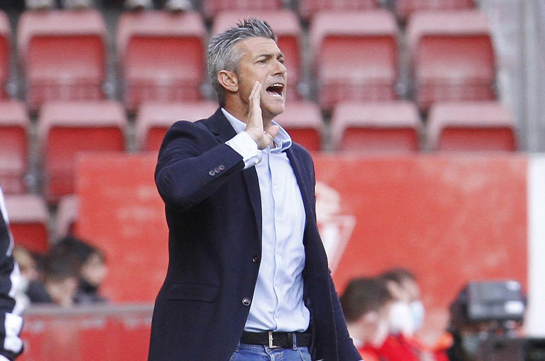 Martí se imbuye del 'espíritu de Caparrós' y apela a los derbis Sevilla-Betis