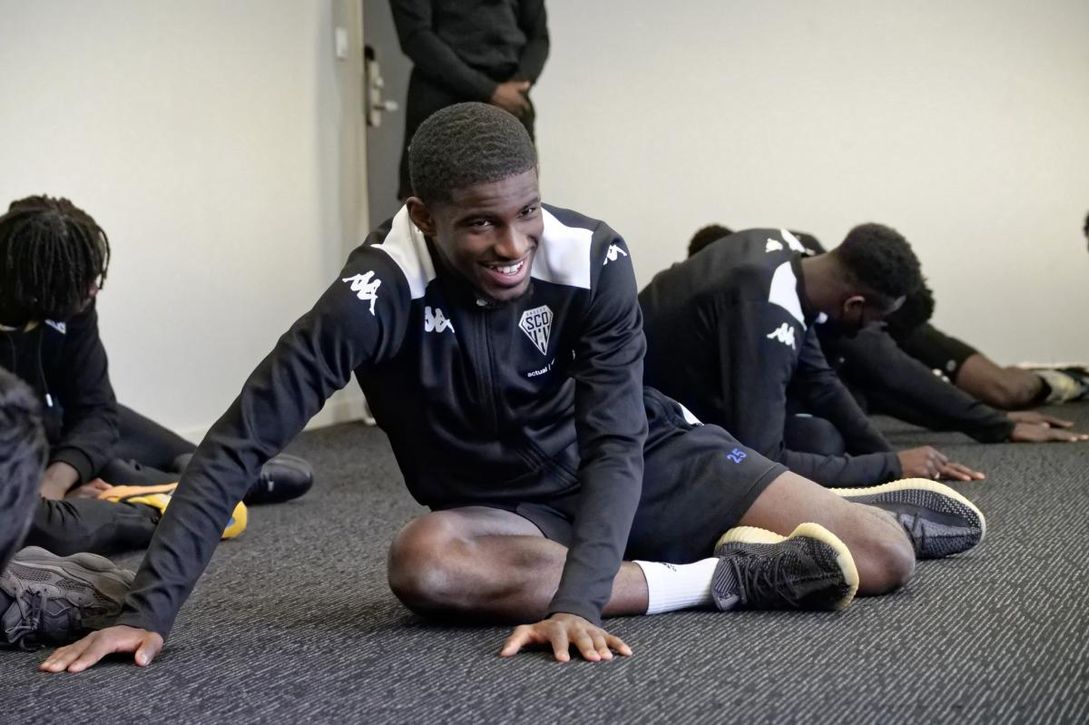 Un club 'Top' sigue el mismo camino del Betis para convencer a Cho, la cotizada 'perla' del Angers