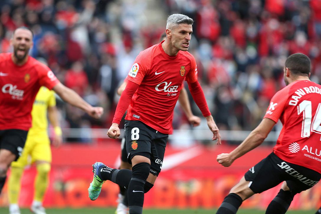 El Almería se interesa en uno de los jugadores más odiados por su afición, tras su pasado en el Betis