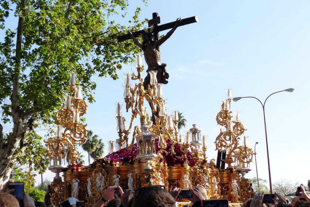 Itinerario y horarios del Viernes Santo de la Semana Santa de Sevilla