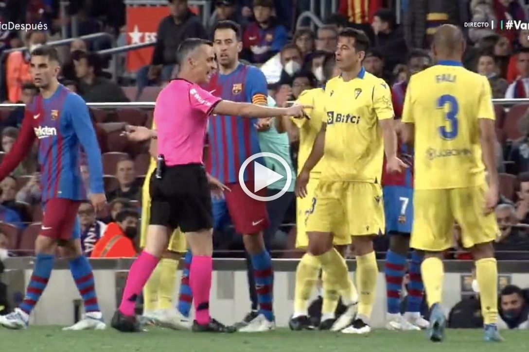 El mal perder de la afición del Barcelona ante el Cádiz: "¡A Segunda! ¡A Segunda!"