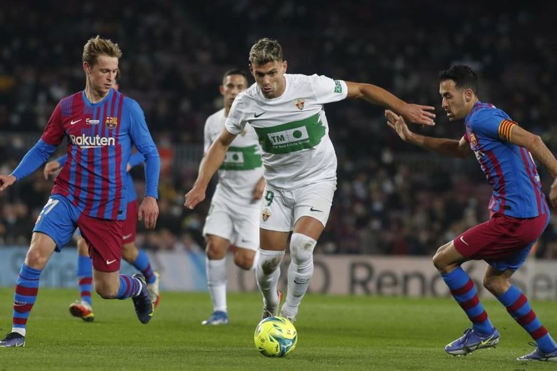 Vinculado con Valencia, Sevilla, Atlético... El agente de Lucas Boyé ya ha comenzado su ronda de reuniones