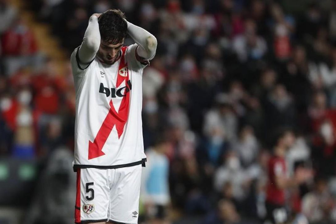 Un 'refuerzo' inesperado para la delantera del Rayo Vallecano