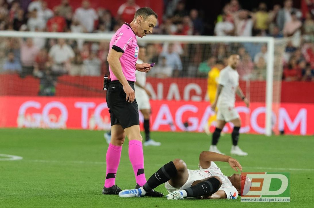 Cuadra Fernández paga su nefasto arbitraje en el Sevilla-Real Madrid
